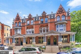 Building Photo - 215 N 35th St