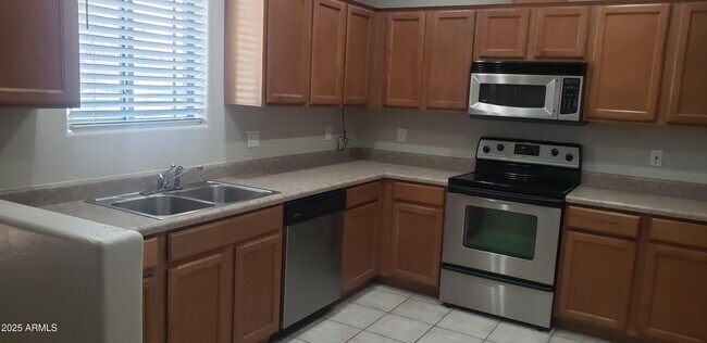 Foto del edificio - 1225 N 36th St