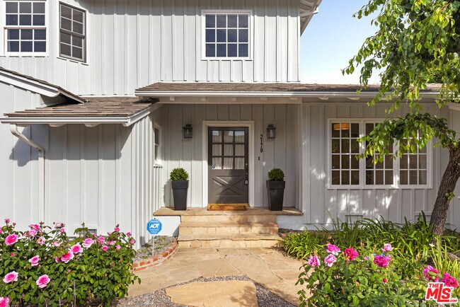 Building Photo - 2178 Linda Flora Dr