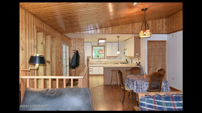 Building Photo - 3BR/3BA Home on 1.9 Acres – Mountain Views...
