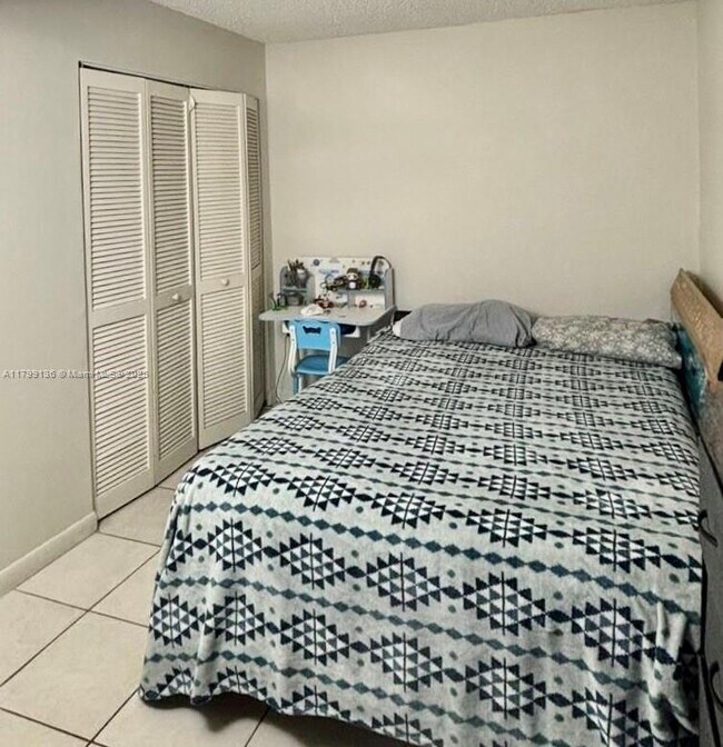 Foto del edificio - 9310 Fontainebleau Blvd