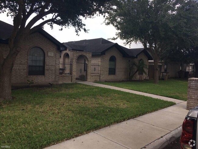 Building Photo - 1620 Phoenix St