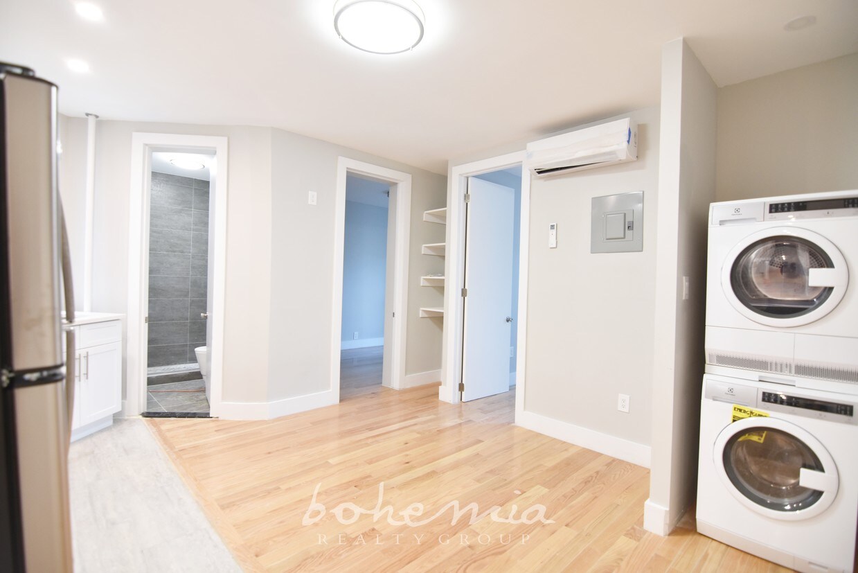 Foto principal - 2480 Arthur Ave