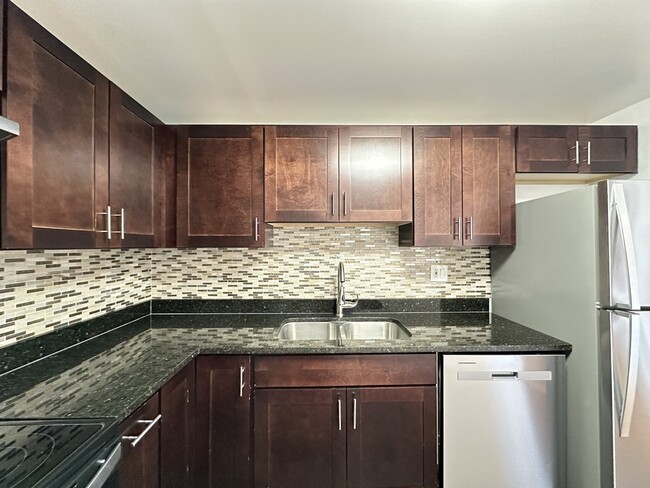 Building Photo - 525 N Quentin Rd