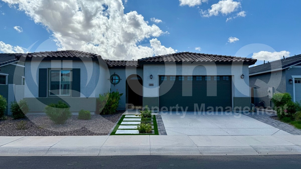 Primary Photo - 219 E Leo Pl