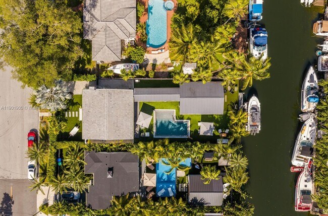 Foto del edificio - 901 NW 7th Street Rd