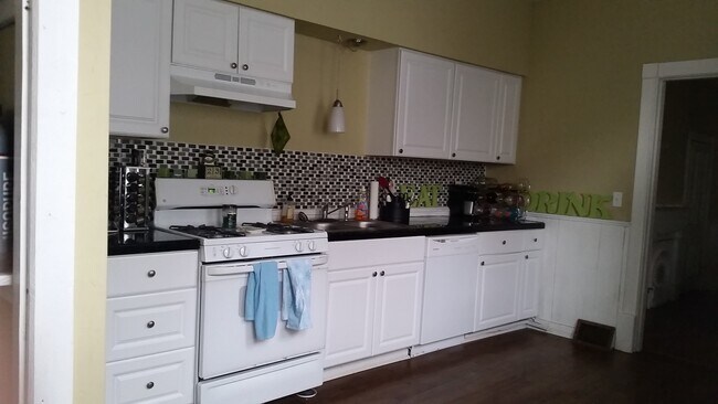 Foto del edificio - 1347 Lowrie St