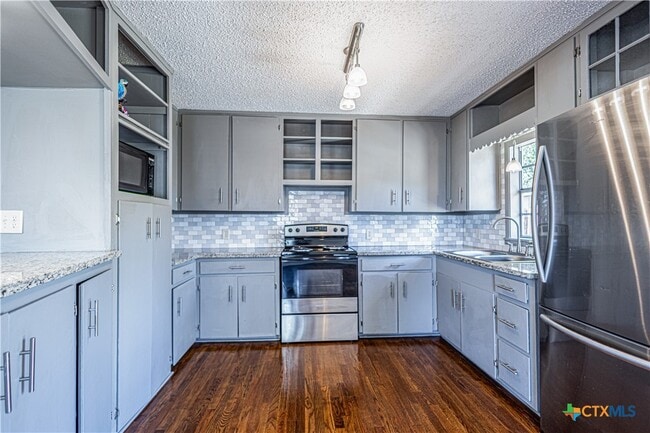 Foto del edificio - 701 Horace Howard Dr