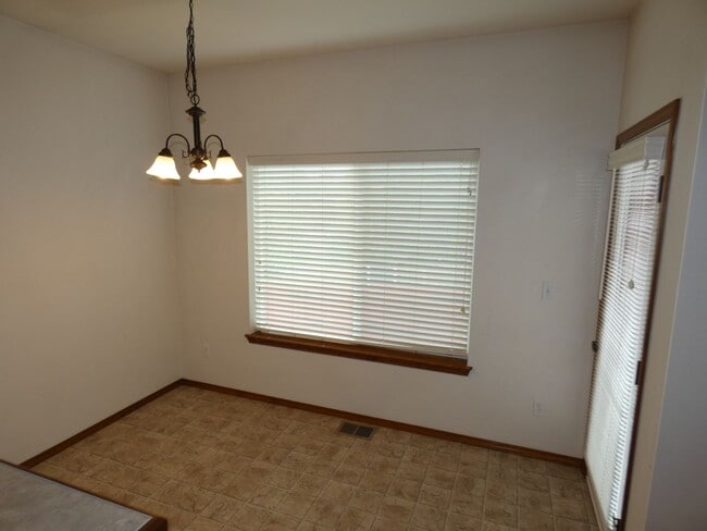 Building Photo - Rolling HIlls Court Rambler