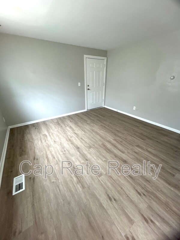 Foto del edificio - 2174 Sullivant Ave