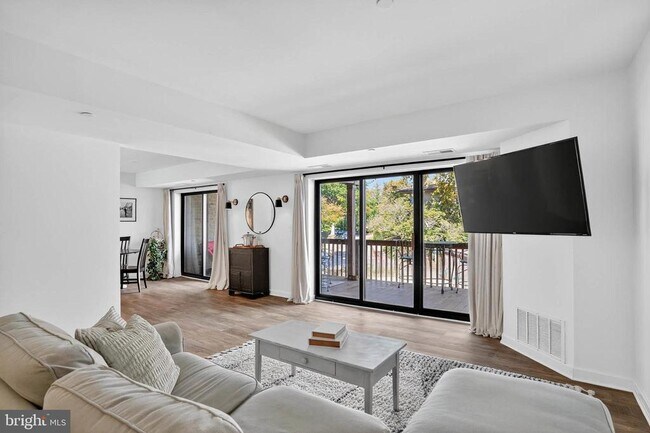 Foto del edificio - 772 Fairview Ave