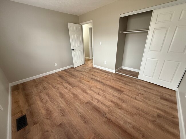 Dormitorio 2 - 5363 Burgundy Pl