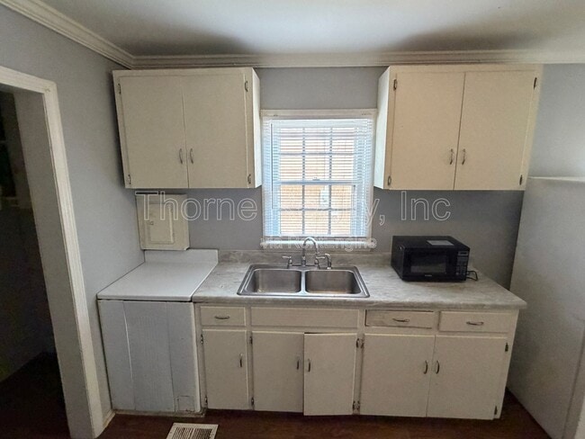 Foto del edificio - 1416 Rosewood Ave