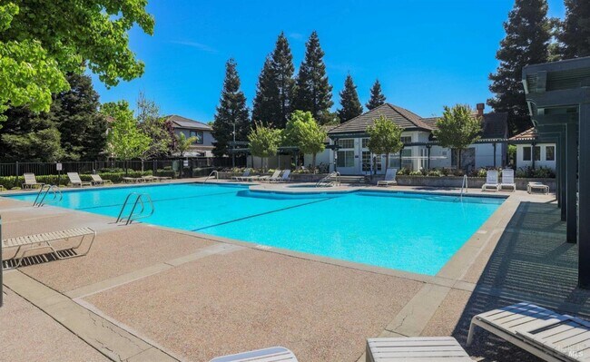 Foto del edificio - 5083 Moss Creek Way