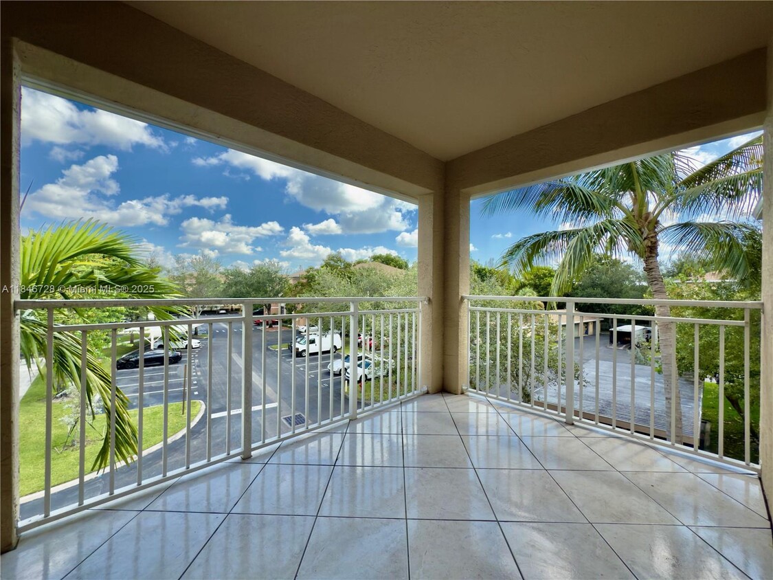Primary Photo - 6418 Emerald Dunes Dr