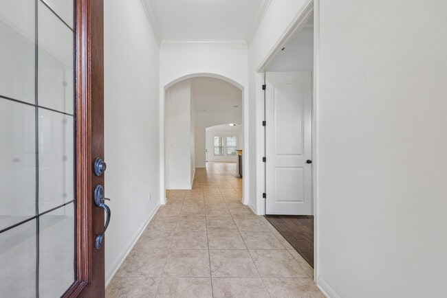 Building Photo - 14304 Senia Bend