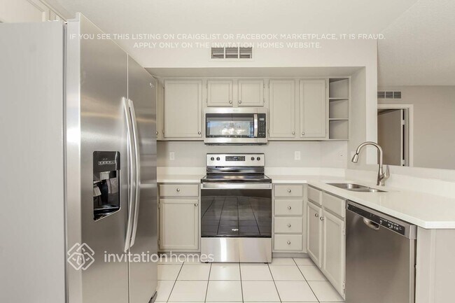 Building Photo - 3602 W Camino Real
