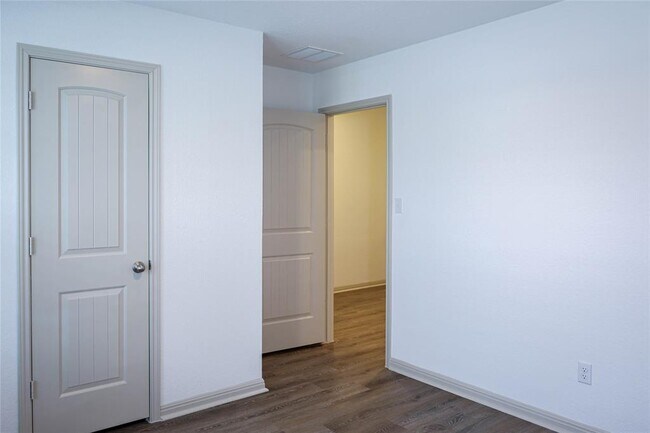 Building Photo - 231 Sweetwater Crk Ln