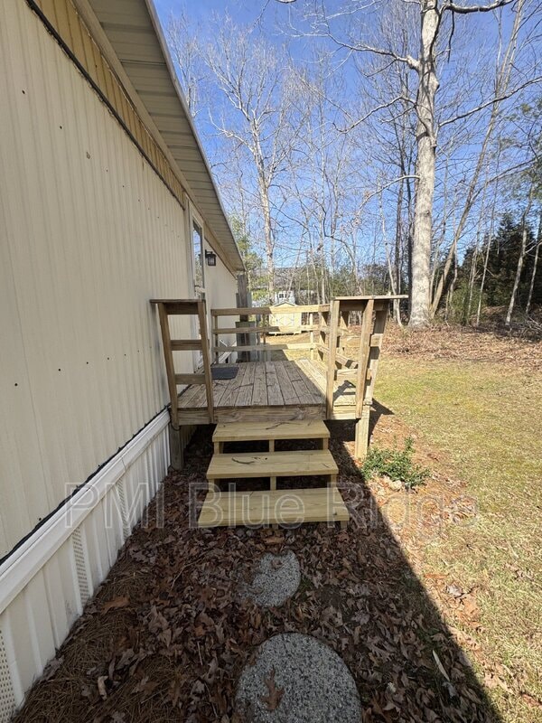 Building Photo - 210 Markley Dr