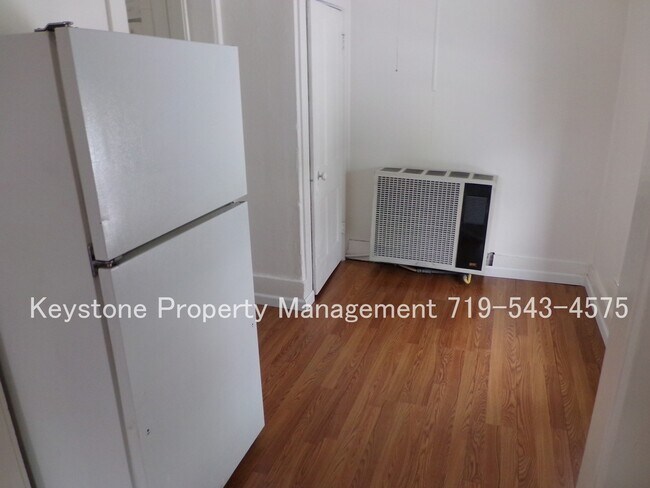 Foto del edificio - $365 Off Move-in Special!  Centrally Located Apartment - 1 BD/1 Bath $725/$725