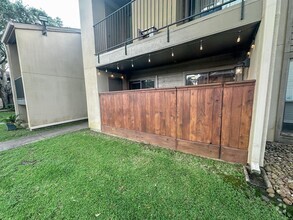 Building Photo - 3300 Pebblebrook Dr