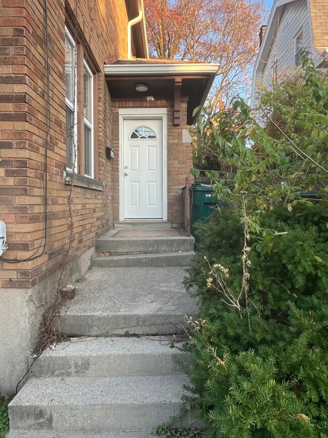 Foto del edificio - Beautiful Character in this Two Bedroom!