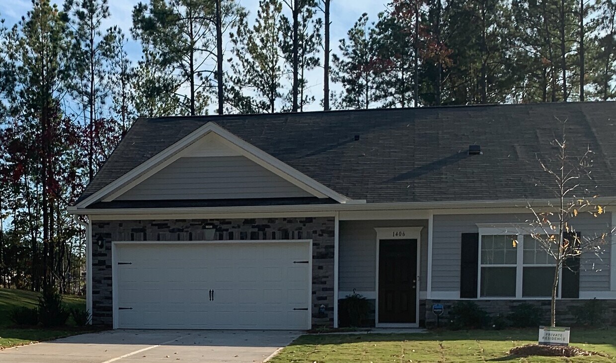 1406 Ray Ave, Sanford, NC 27330 Townhome Rentals in Sanford NC