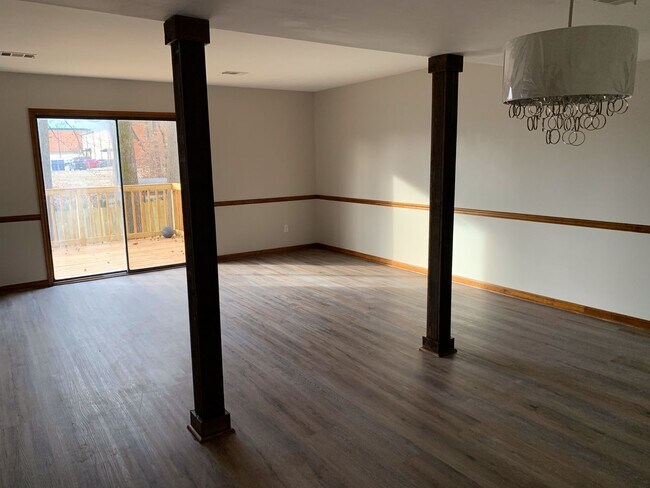 Foto del edificio - Remodeled 2bed/1.5 Bath Townhouse