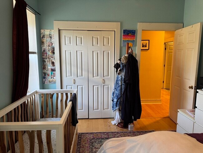 Building Photo - 20 Linwood St