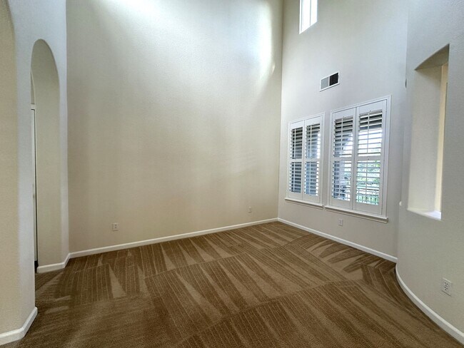 Foto del edificio - Spacious El Dorado Hills 5bd/3.5ba Home wi...