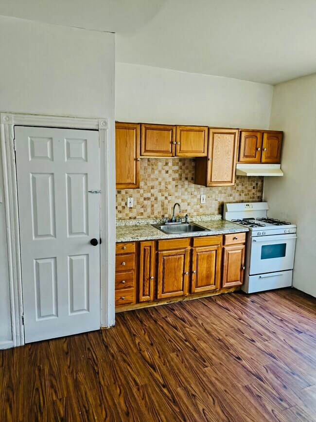 Foto del edificio - 124 W Sylvania St