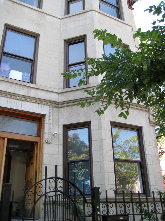 Foto principal - 1656 N Talman Ave