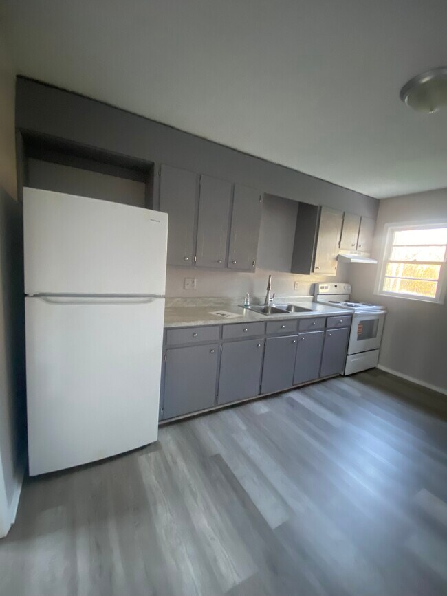 Foto del edificio - Fully renovated duplex - 109A Sador St.