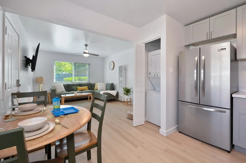 Foto principal - 6431 Benning St