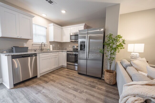 Foto del edificio - 923 Motsie Rd