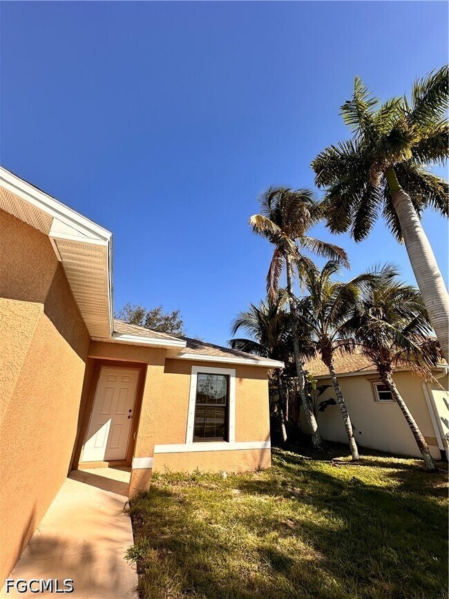 Foto del edificio - 3831 Chiquita Blvd S