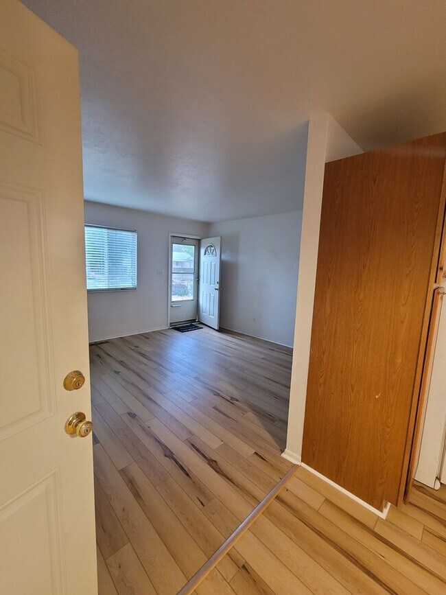Foto del edificio - $1665 | 3BR/1BA | Spacious 3 Bedroom Home for Rent in Southeast Colorado Springs