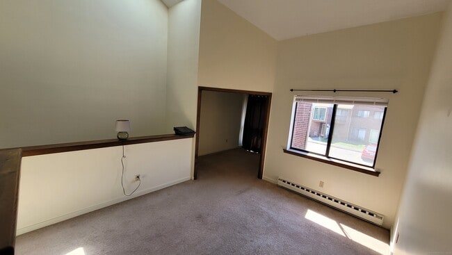 Building Photo - 295 Redstone Hill Rd