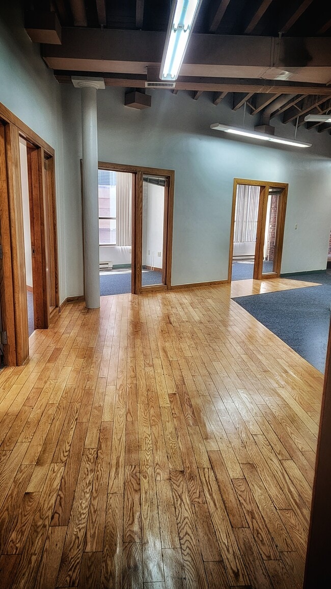Main Living - 43 Kingston St