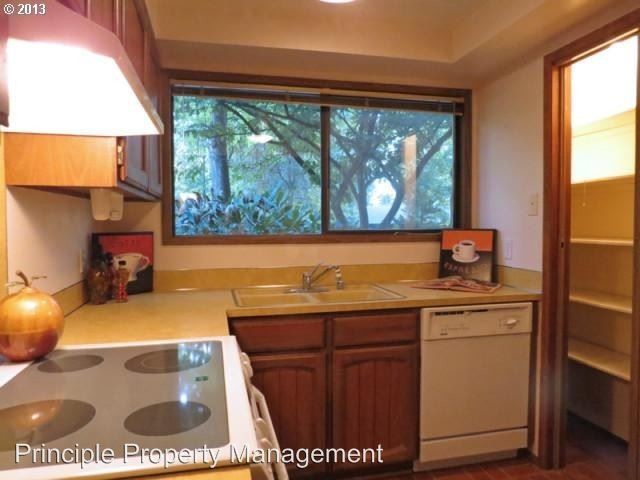 Building Photo - 2 br, 1.5 bath House - 2301 Ridgeway Drive