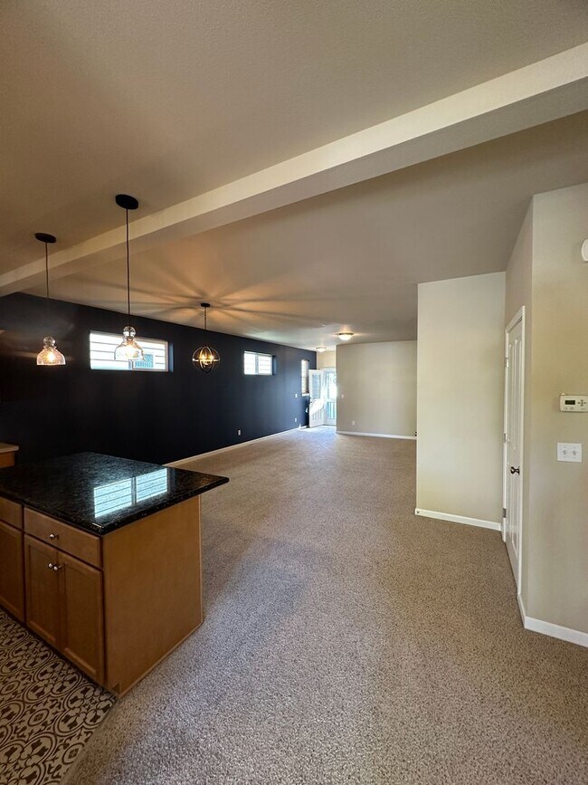 Foto del edificio - 4408 Edgewater Blvd NE