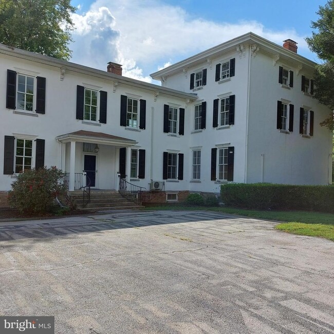 Building Photo - 1272 Pawlings Rd