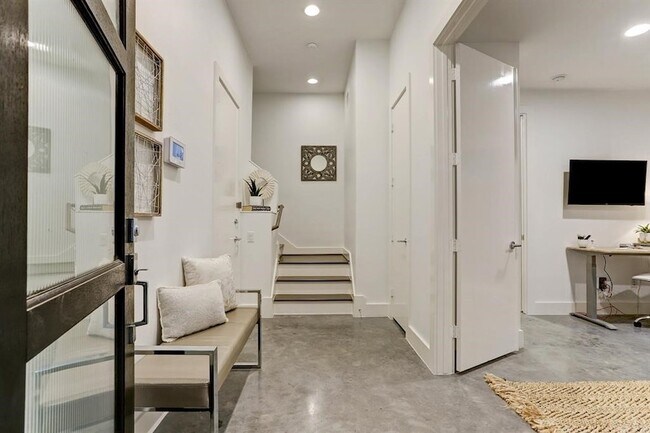 Foto del edificio - 5905 E Post Oak Ln