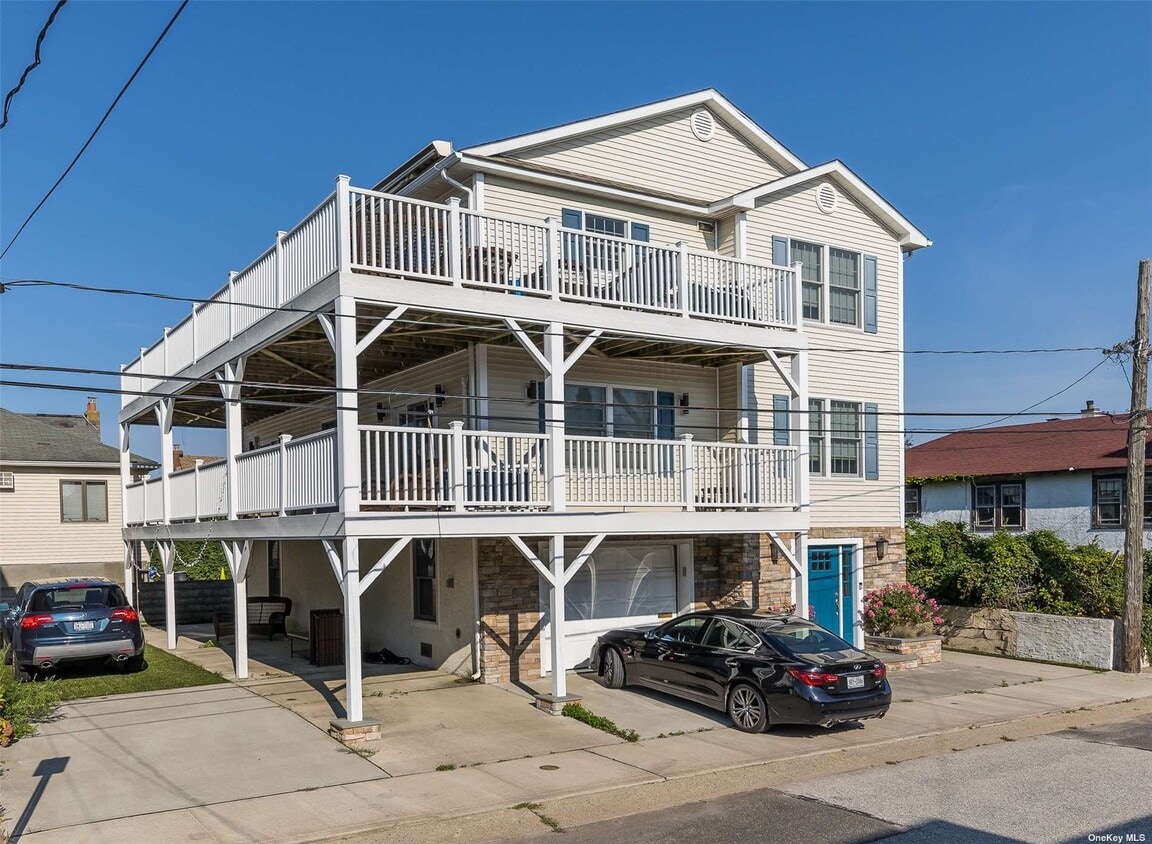 17 Oswego Ave, East Atlantic Beach, NY 11561 House Rental in East