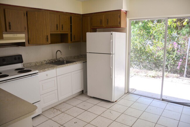 Foto del edificio - 1718 Juno Rd