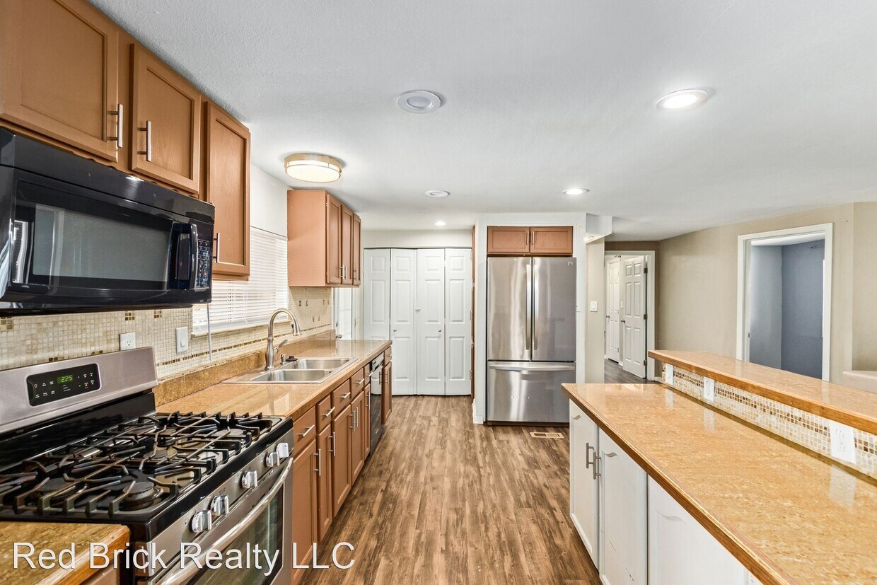 Foto principal - 3 br, 2 bath House - 7557 E Inverness Ave
