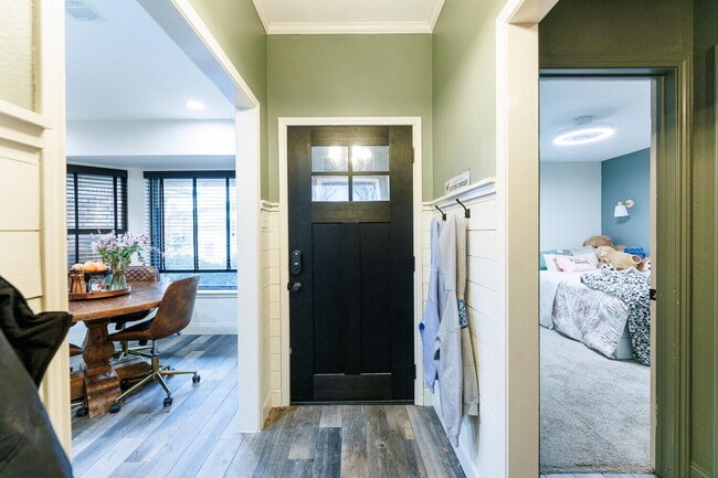 Foto del edificio - 6037 72nd St