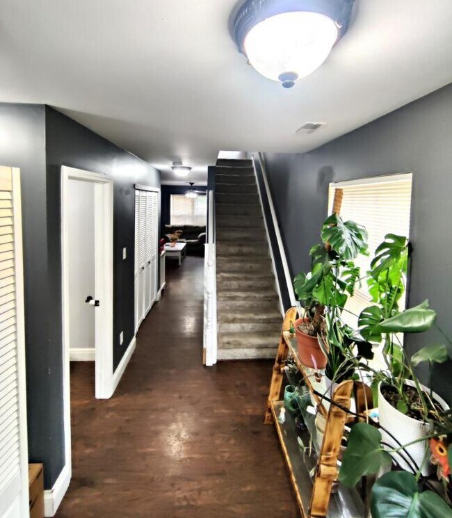 Building Photo - 67 High Meadows Dr