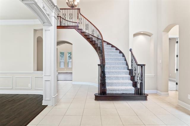 Building Photo - 751 Chateaus Dr