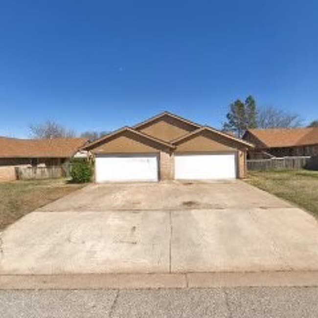 Spacious Duplex Available for Rent - Spacious Duplex Available for Rent Apartment